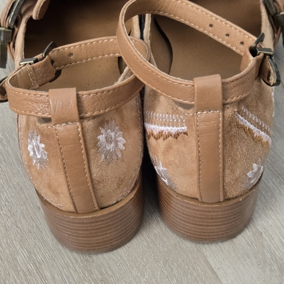 Anthropologie Silent D Embroidered Heeled Loafers Boho Suede Leather Tan Size 37 - Picture 5 of 11